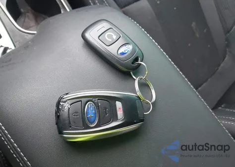 2022 Subaru Ascent Premium из США, поврежденный, VIN 4S4WMAED7N3402308